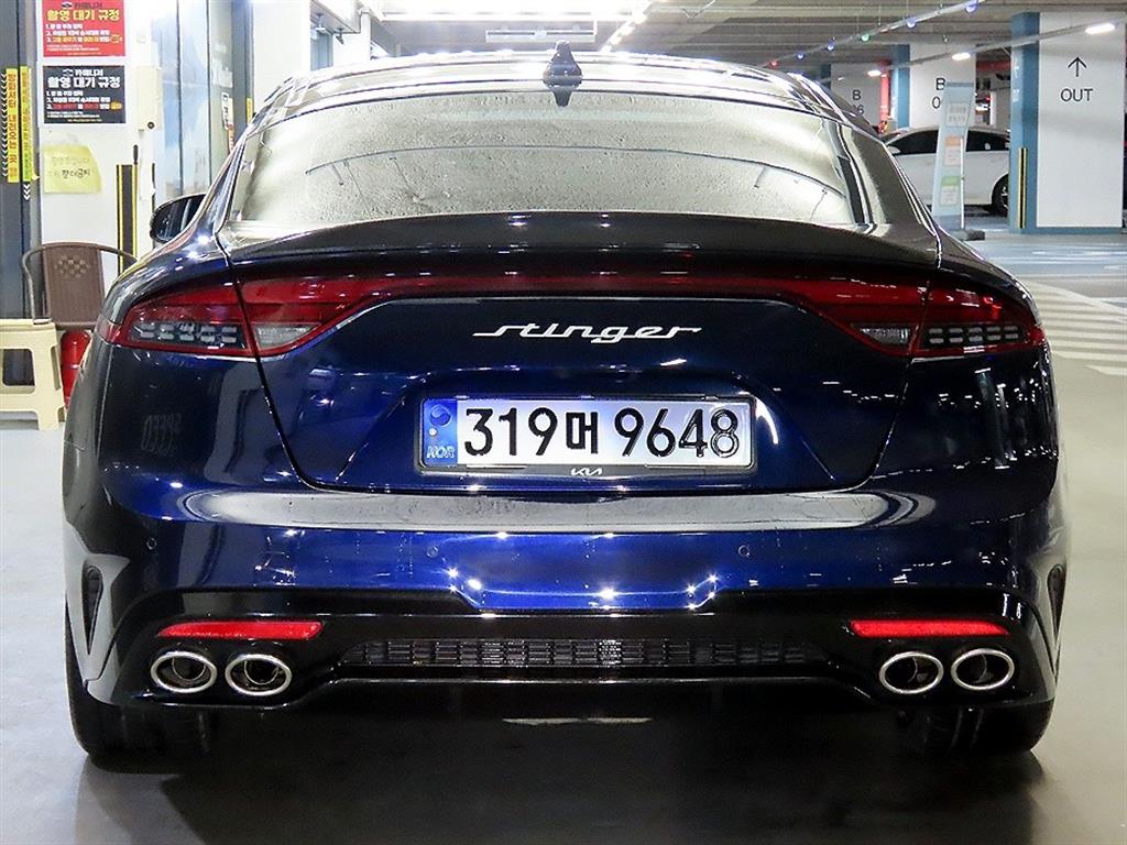 KIA Stinger - Vista 5