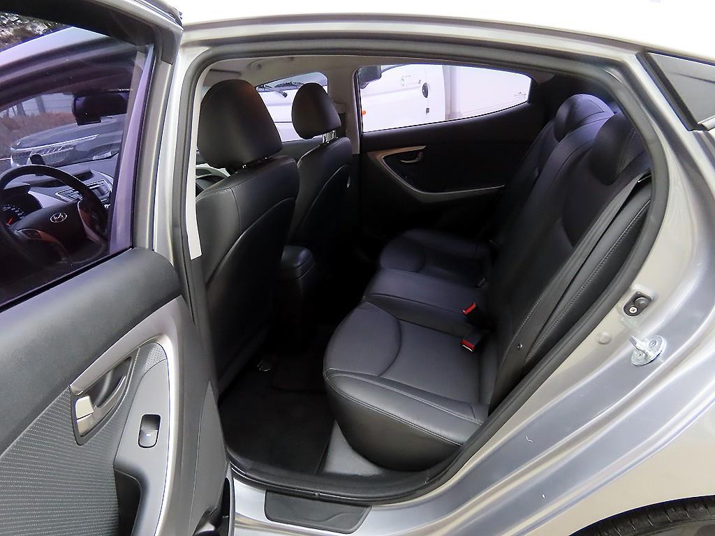 HYUNDAI Avante - Vista 6