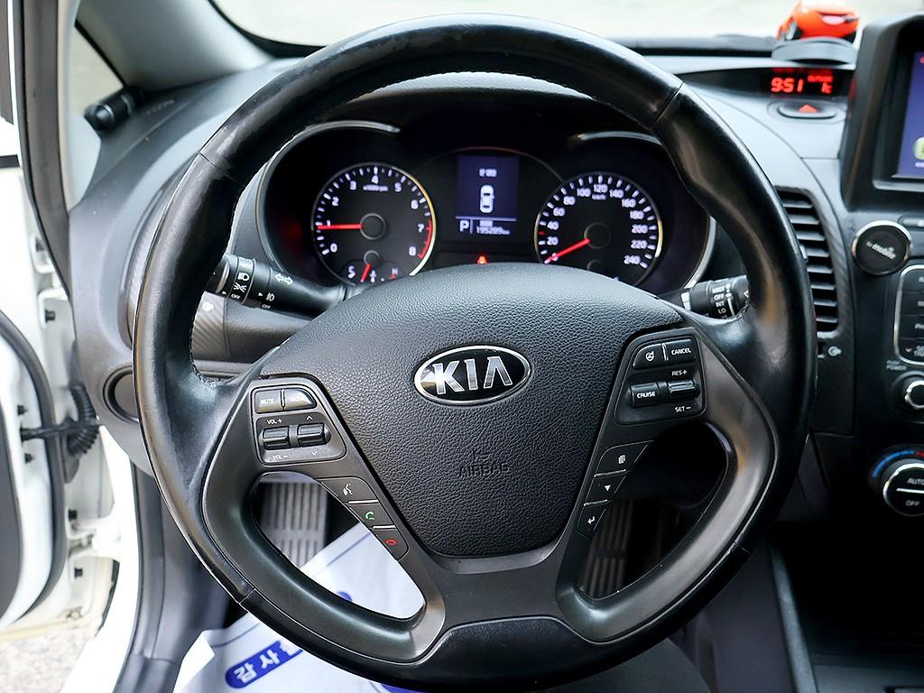 KIA K3 2015 Blanco - Importación desde Corea - HF Imports Iquique - Foto 8