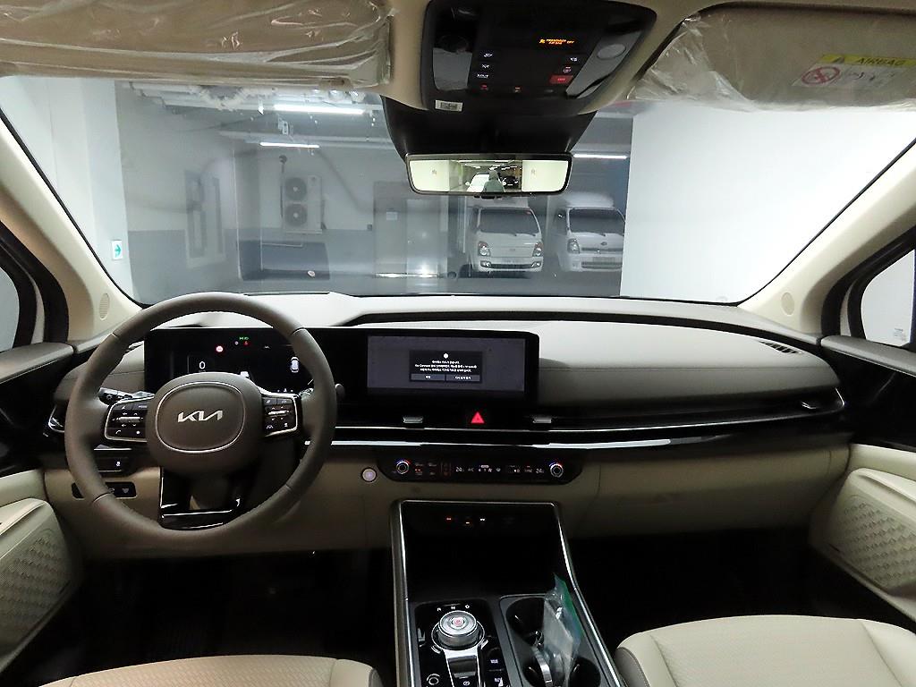 KIA Carnival - Vista 9