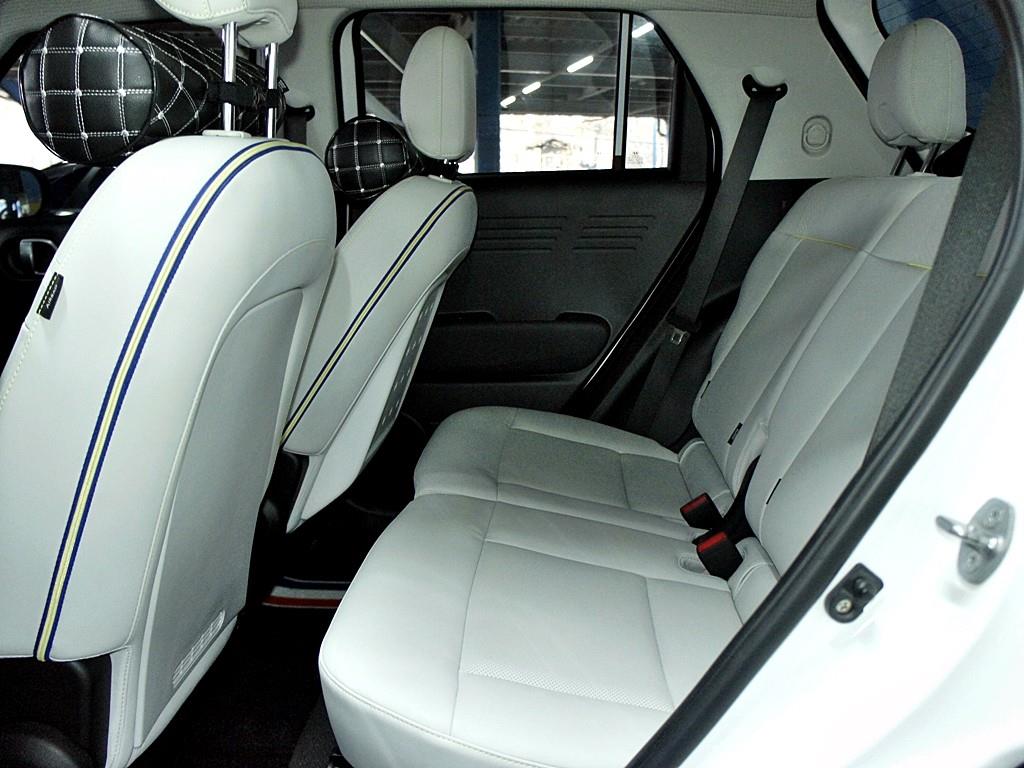 HYUNDAI Casper - Vista 11