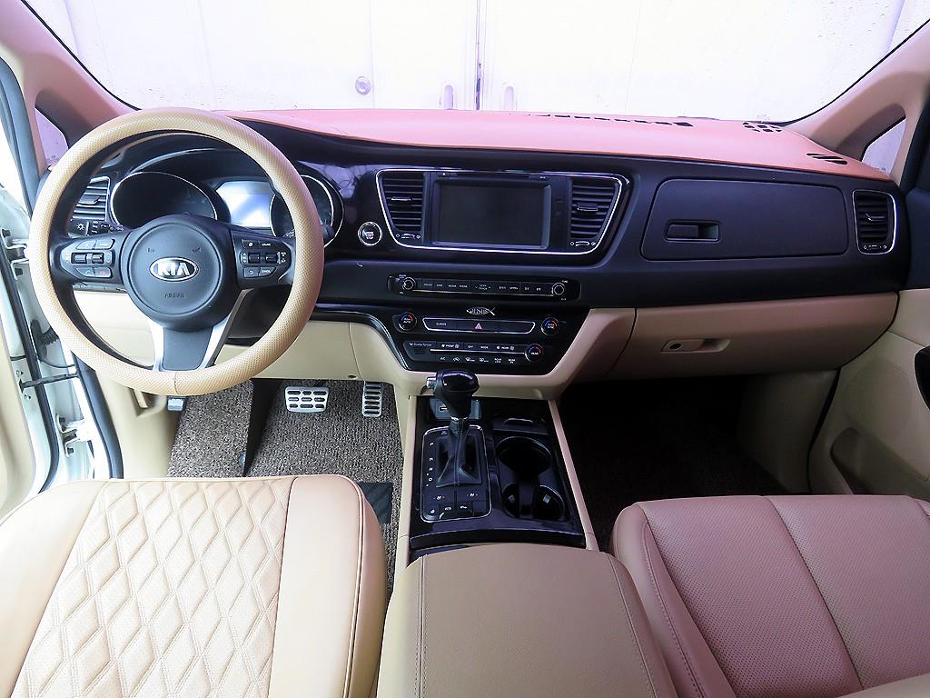 KIA Carnival - Vista 9