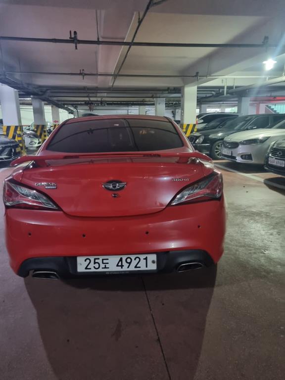 HYUNDAI Genesis - Vista 5