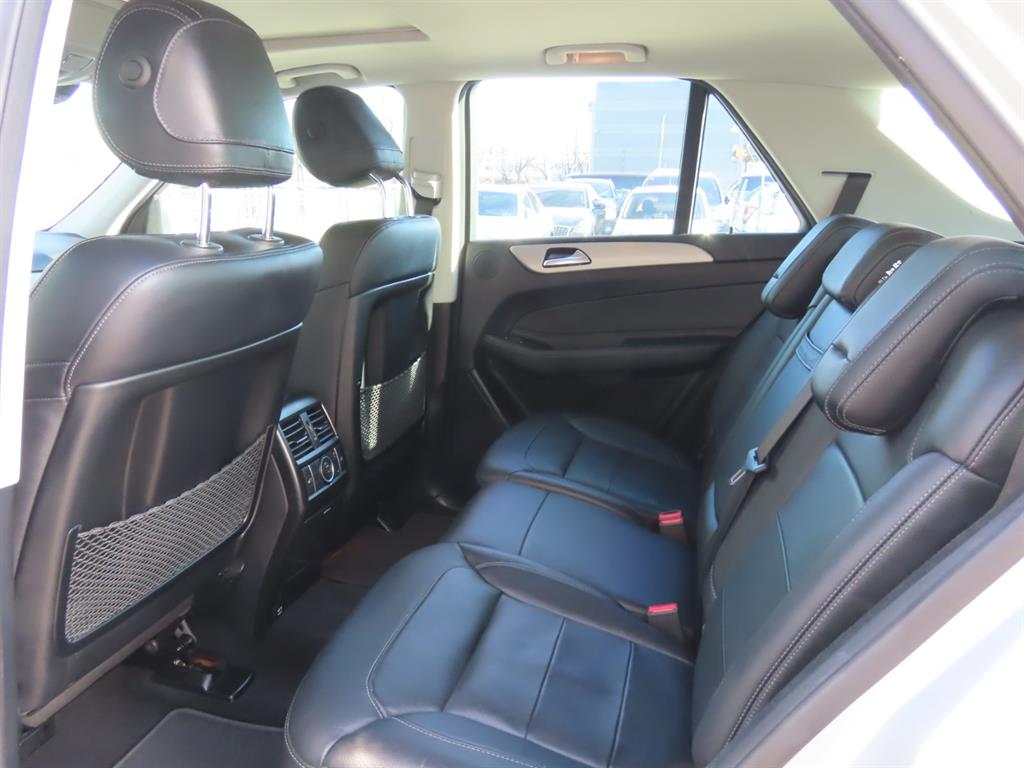 Mercedes Benz GLE Class - Vista 11