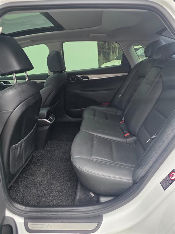 HYUNDAI Grandeur - Vista 11