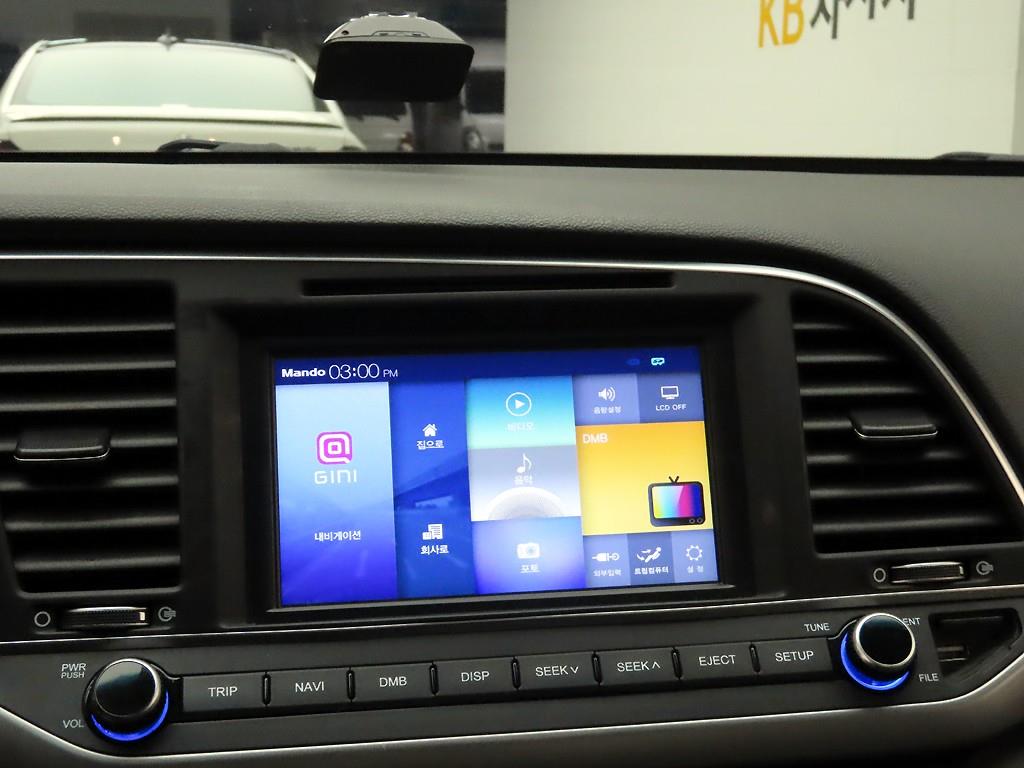 HYUNDAI Avante - Vista 8