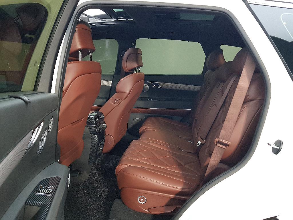 Genesis GV80 - Vista 9