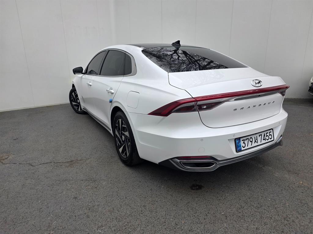 HYUNDAI Grandeur - Vista 4