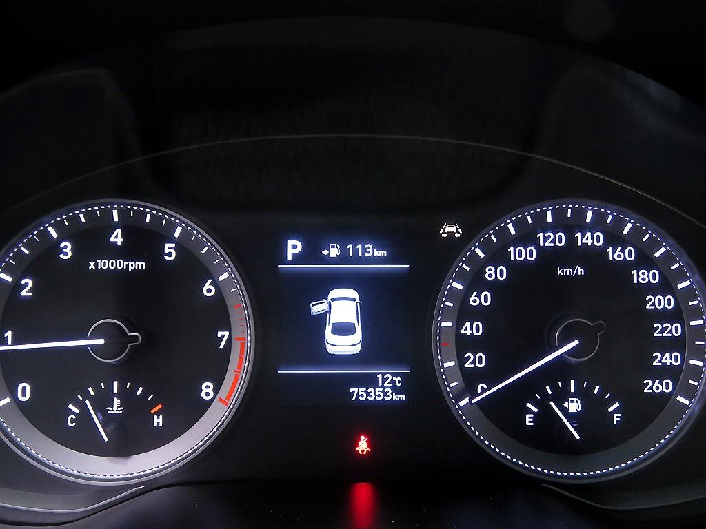 HYUNDAI Grandeur - Vista 11