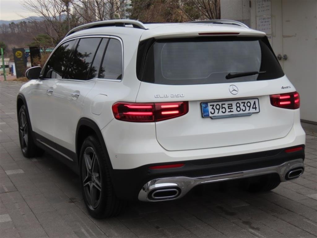 Mercedes Benz GLB Class - Vista 7