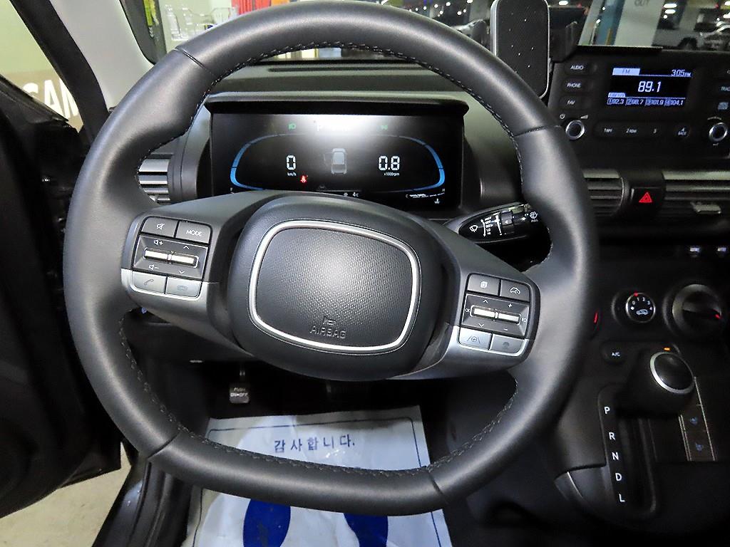 HYUNDAI Casper - Vista 8