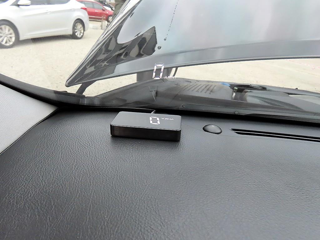 HYUNDAI Genesis - Vista 10