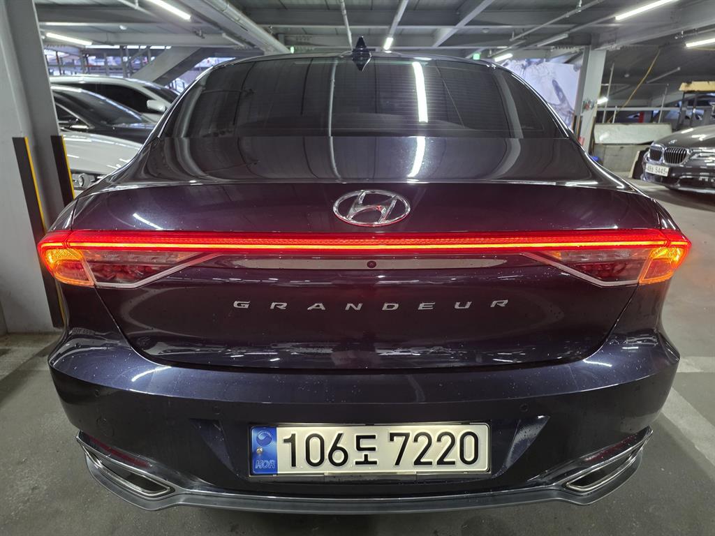 HYUNDAI Grandeur - Vista 12