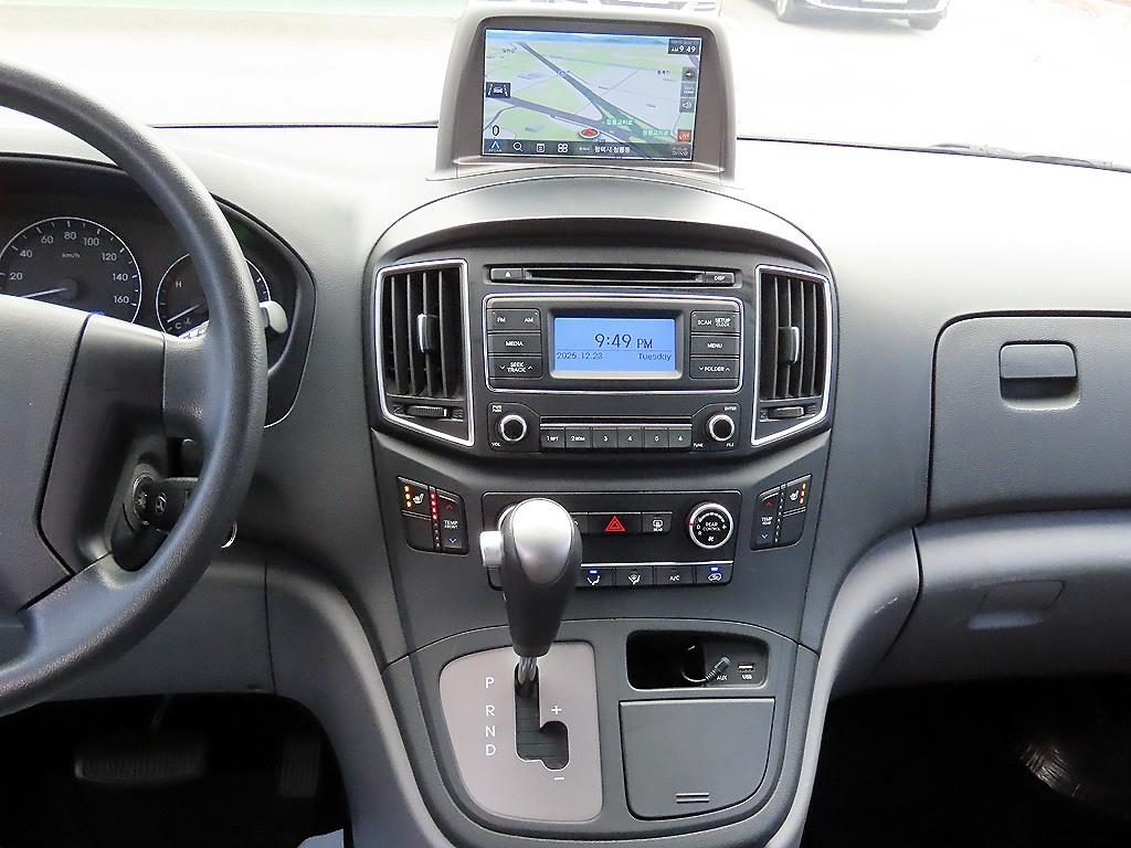 HYUNDAI Starex - Vista 11