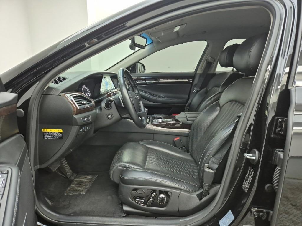 Genesis EQ900 - Vista 11