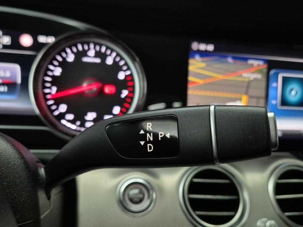 Mercedes Benz E class - Vista 8