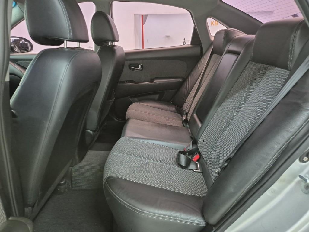 HYUNDAI Avante - Vista 12