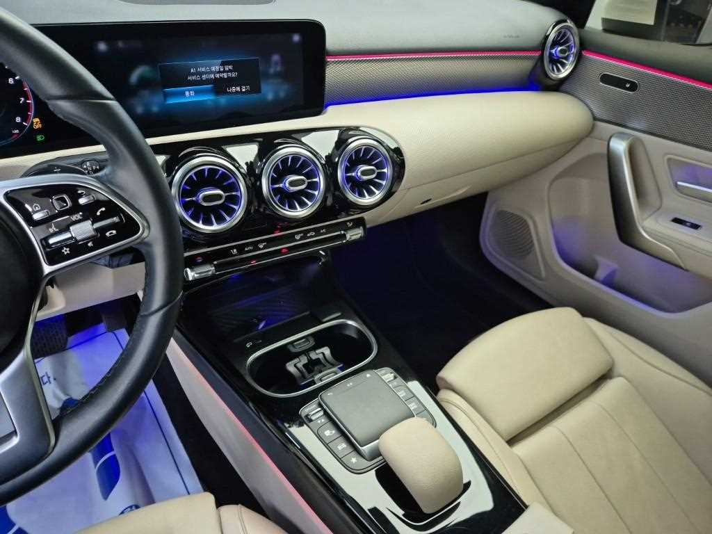 Mercedes Benz A Class - Vista 10