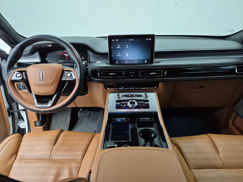 Lincoln Aviator - Vista 5