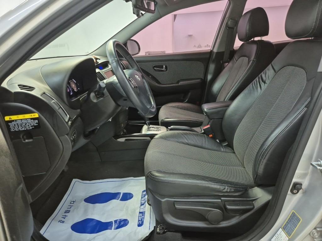 HYUNDAI Avante - Vista 11