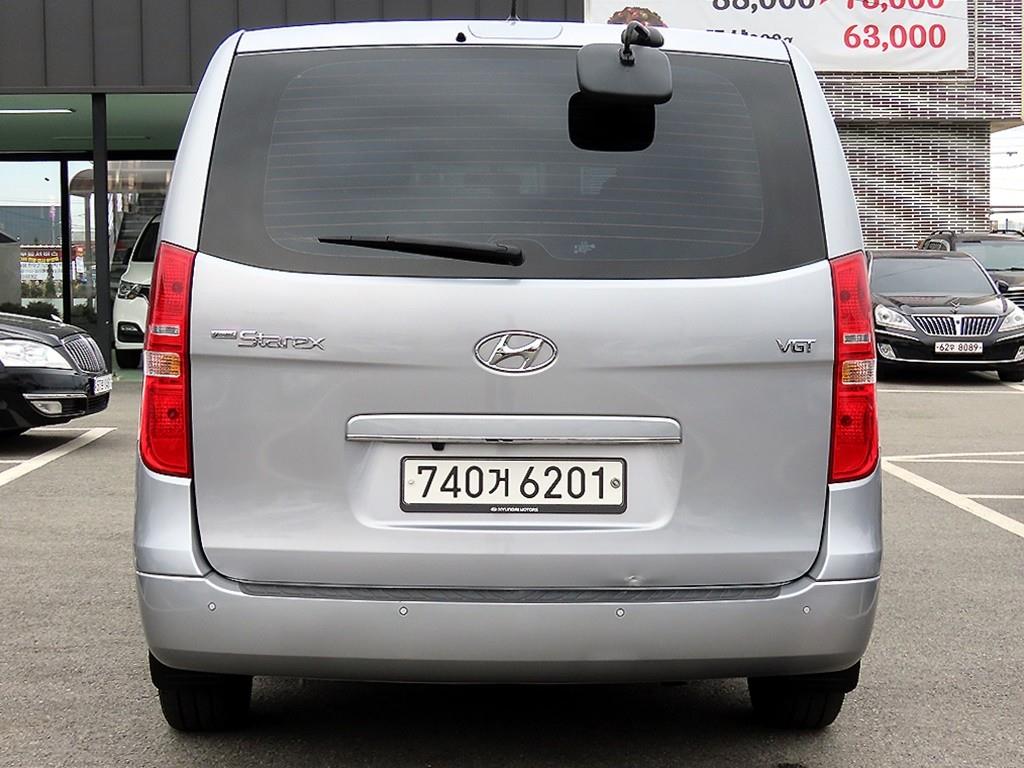 HYUNDAI Starex - Vista 4