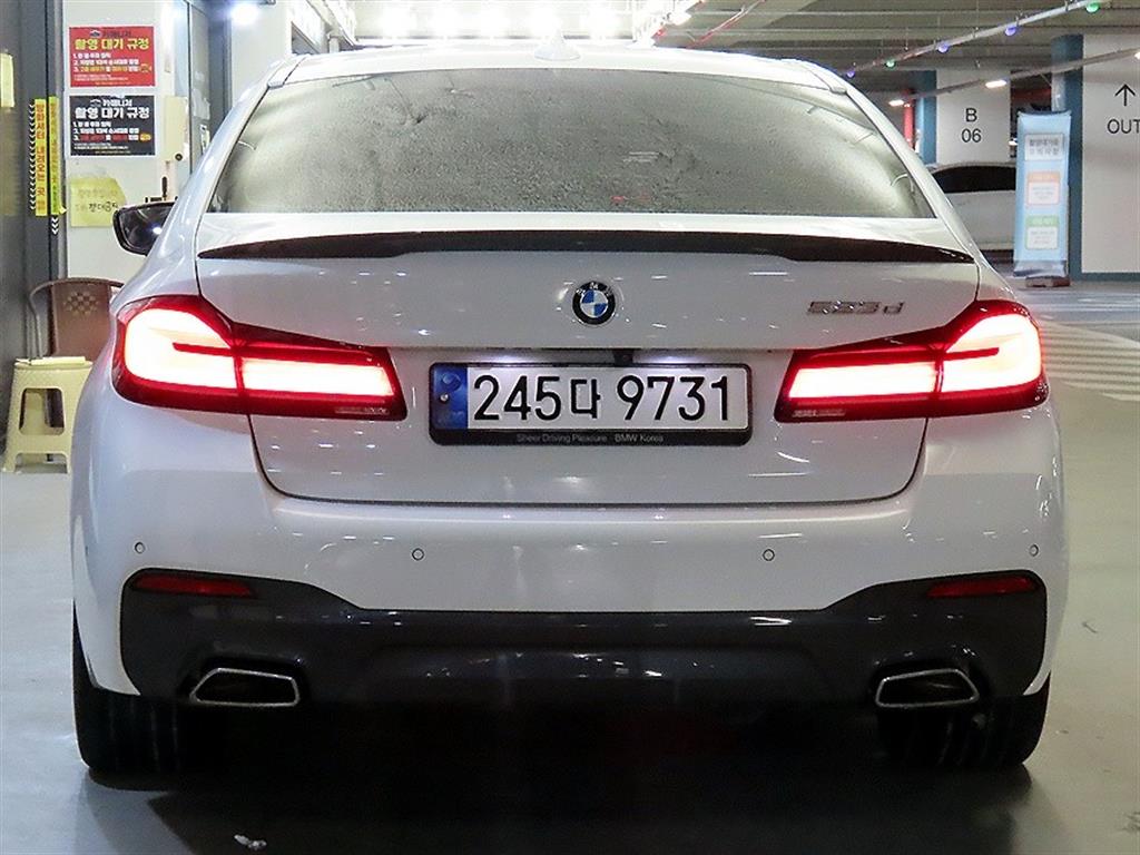 BMW 5 Series - Vista 5