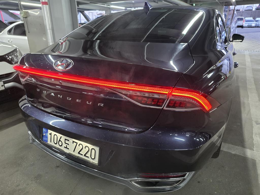 HYUNDAI Grandeur - Vista 6