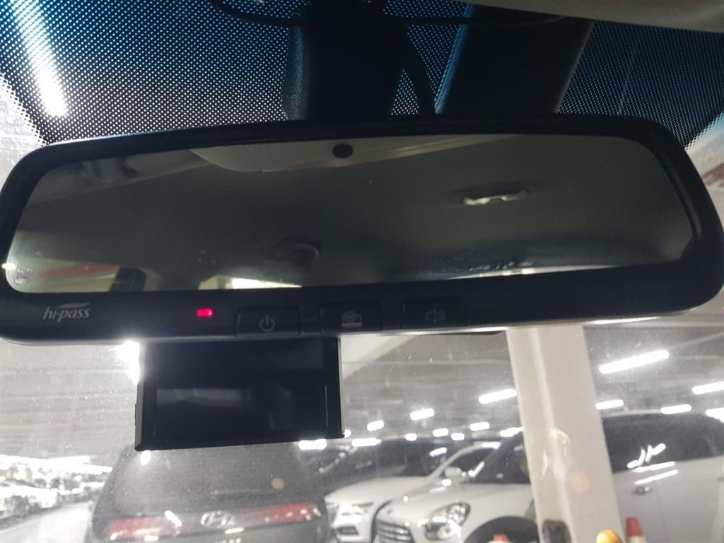 Ssangyong Tivoli - Vista 8