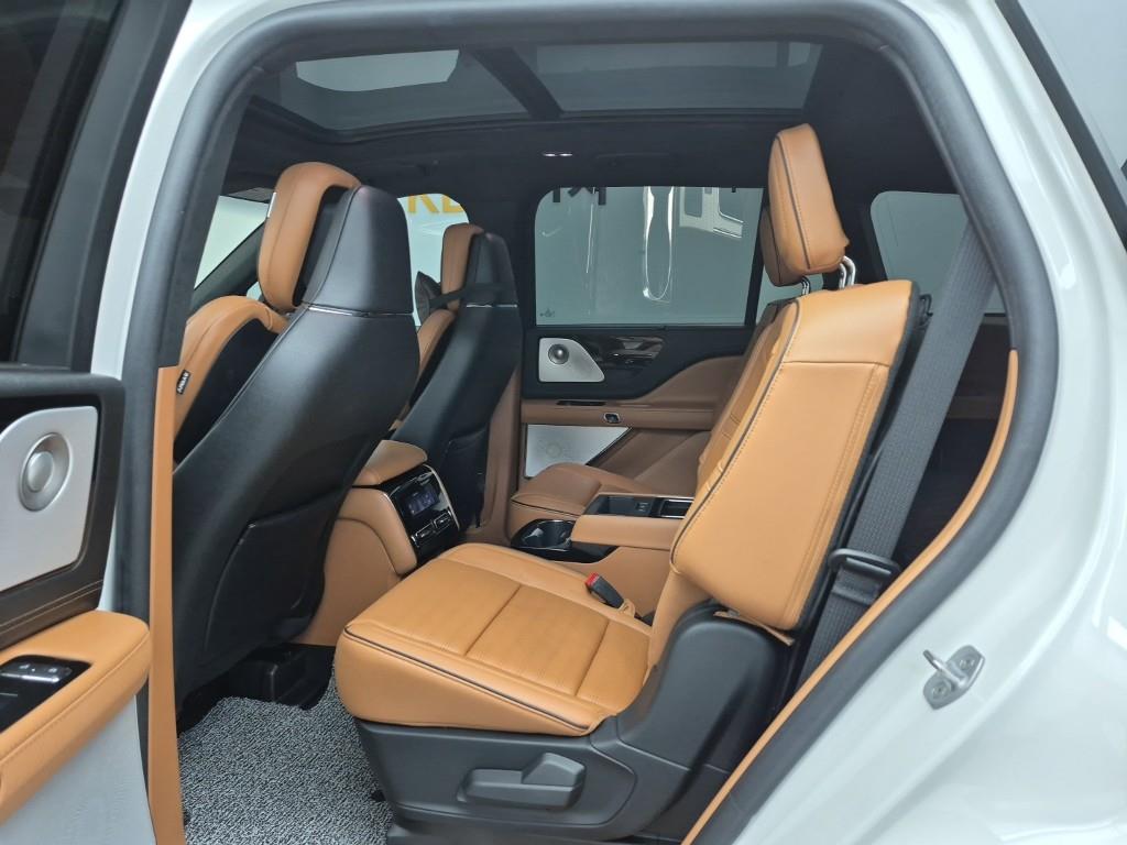 Lincoln Aviator - Vista 12