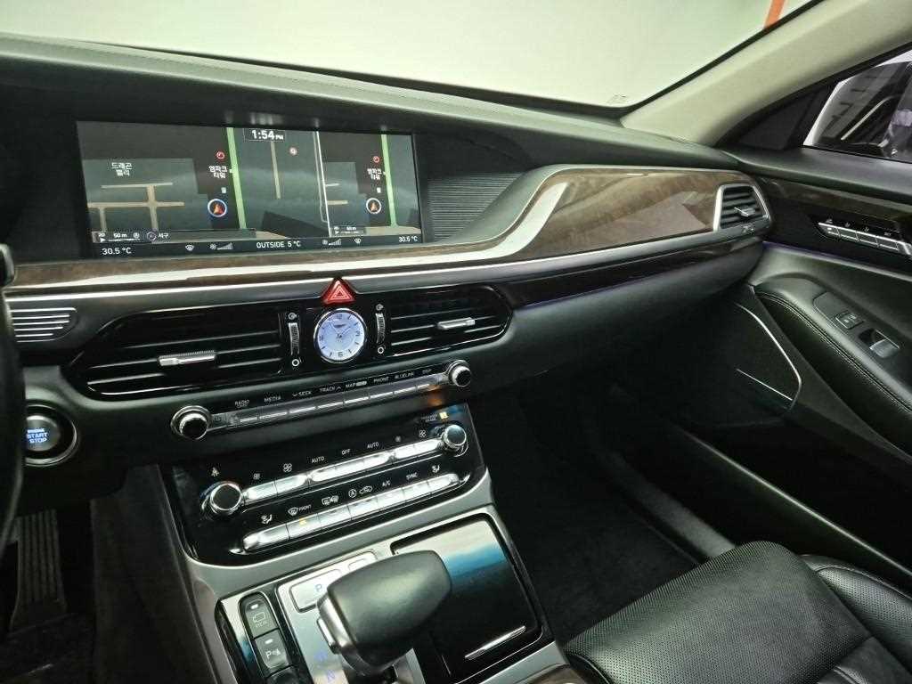 Genesis EQ900 - Vista 10