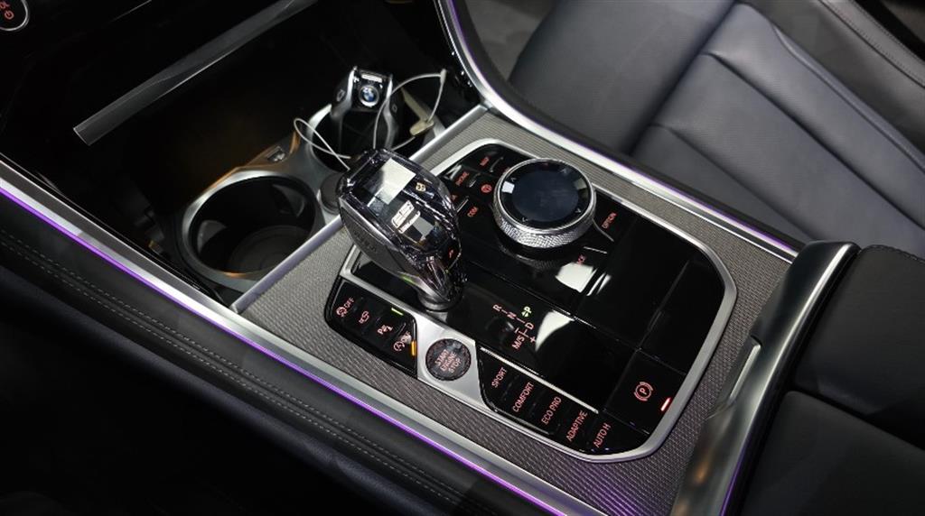 BMW 8 Series - Vista 9