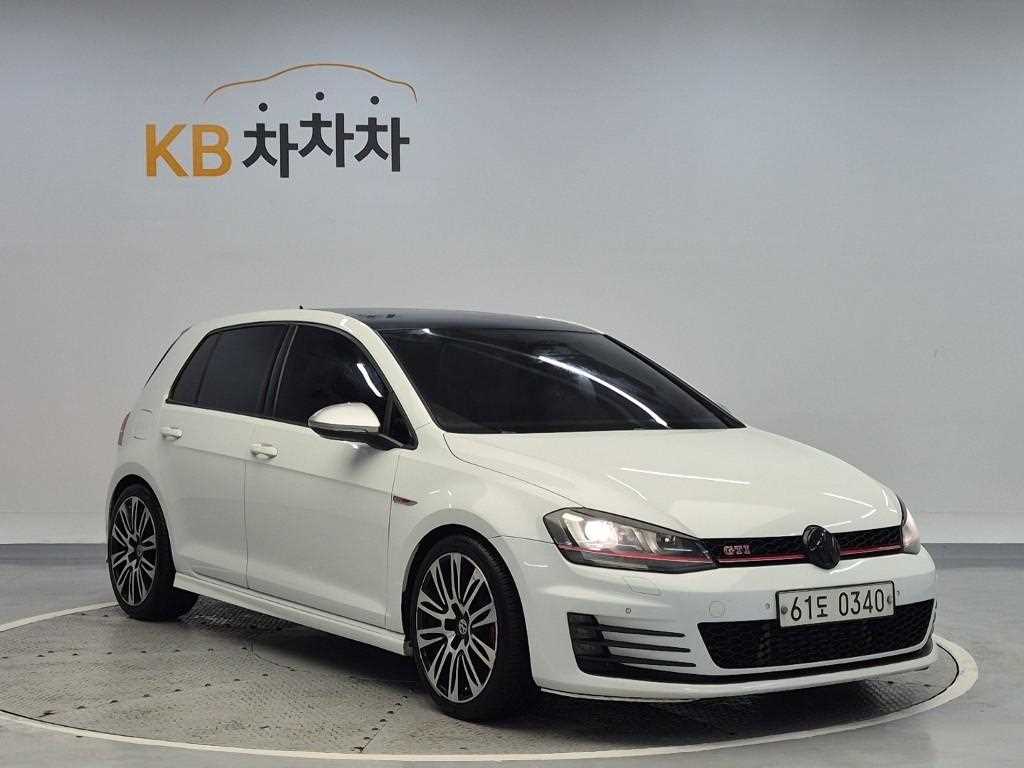 Volkswagen Golf - Vista 4