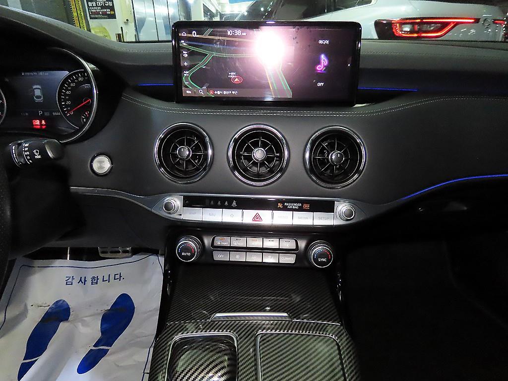 KIA Stinger - Vista 11