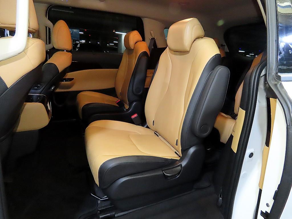 KIA Carnival - Vista 7