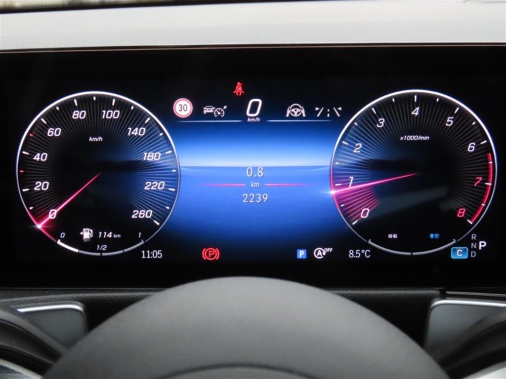 Mercedes Benz GLB Class - Vista 9