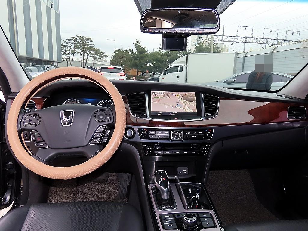 HYUNDAI Equus - Vista 7