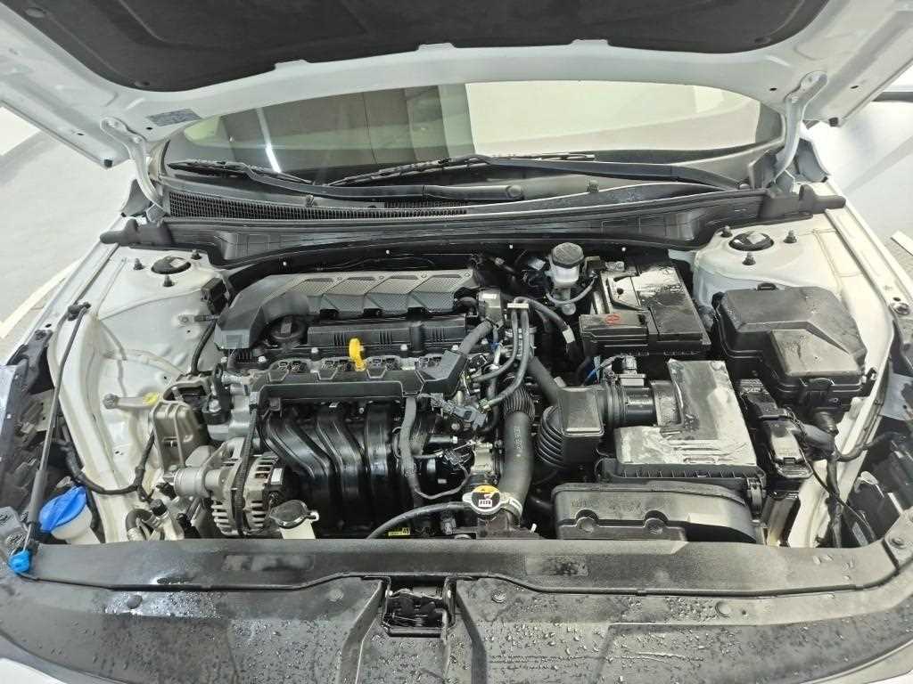 HYUNDAI Avante - Vista 5