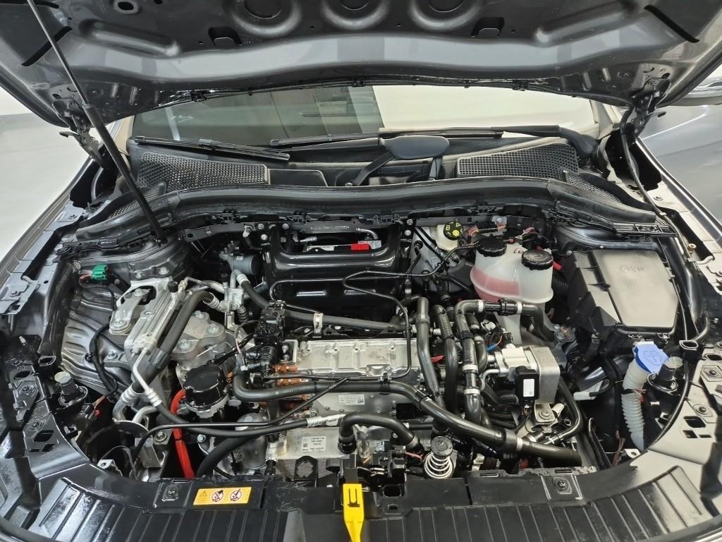 Mercedes Benz EQA - Vista 5