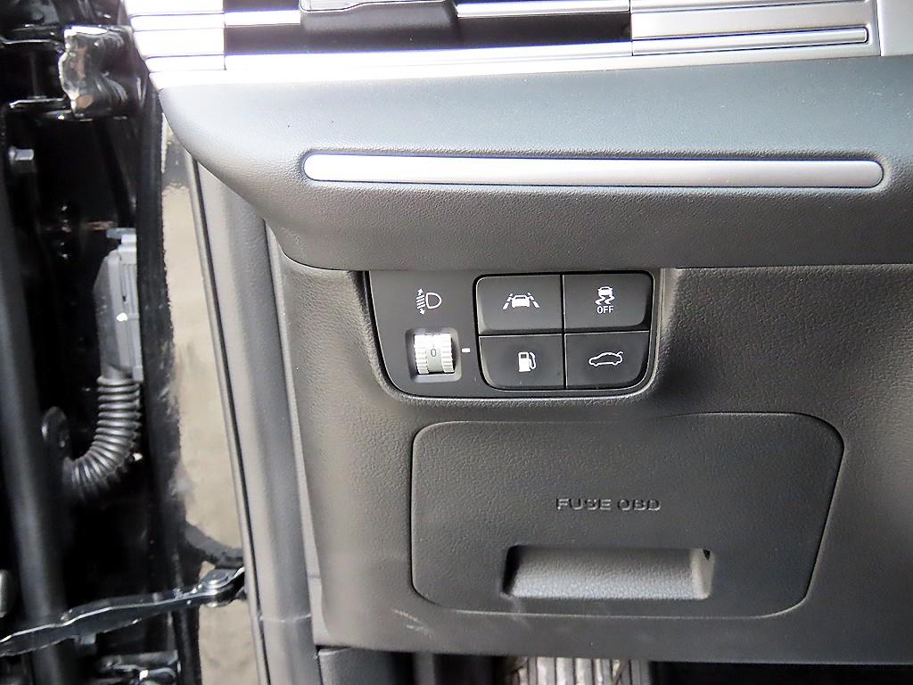 HYUNDAI Grandeur - Vista 11