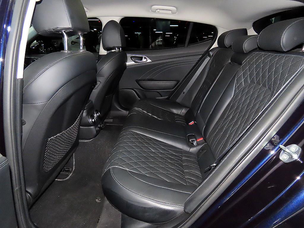 KIA Stinger - Vista 7