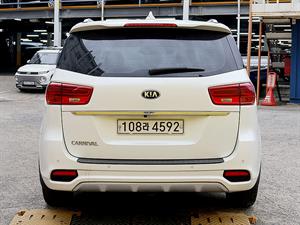 KIA Carnival - Vista 6