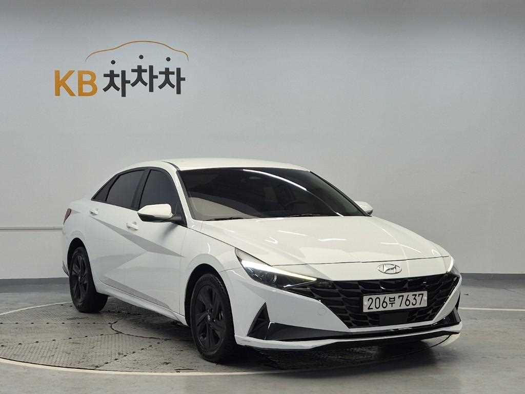 HYUNDAI Avante - Vista 4