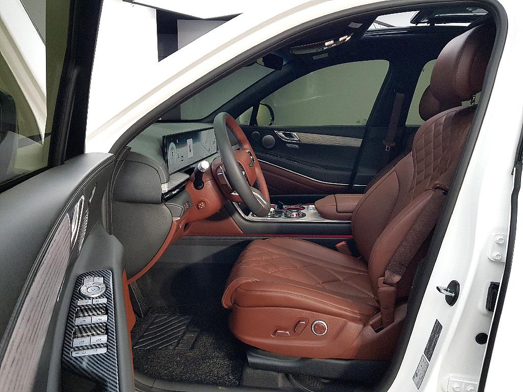 Genesis GV80 - Vista 8