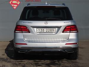 Mercedes Benz GLE Class - Vista 8
