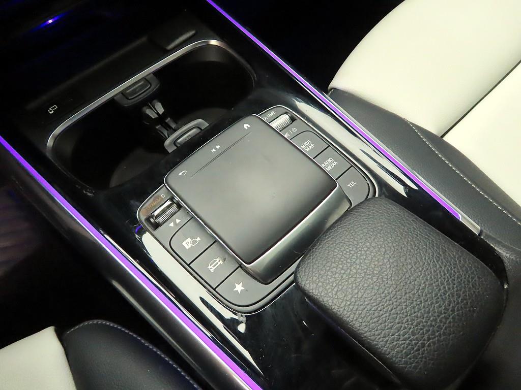 Mercedes Benz GLA Class - Vista 11