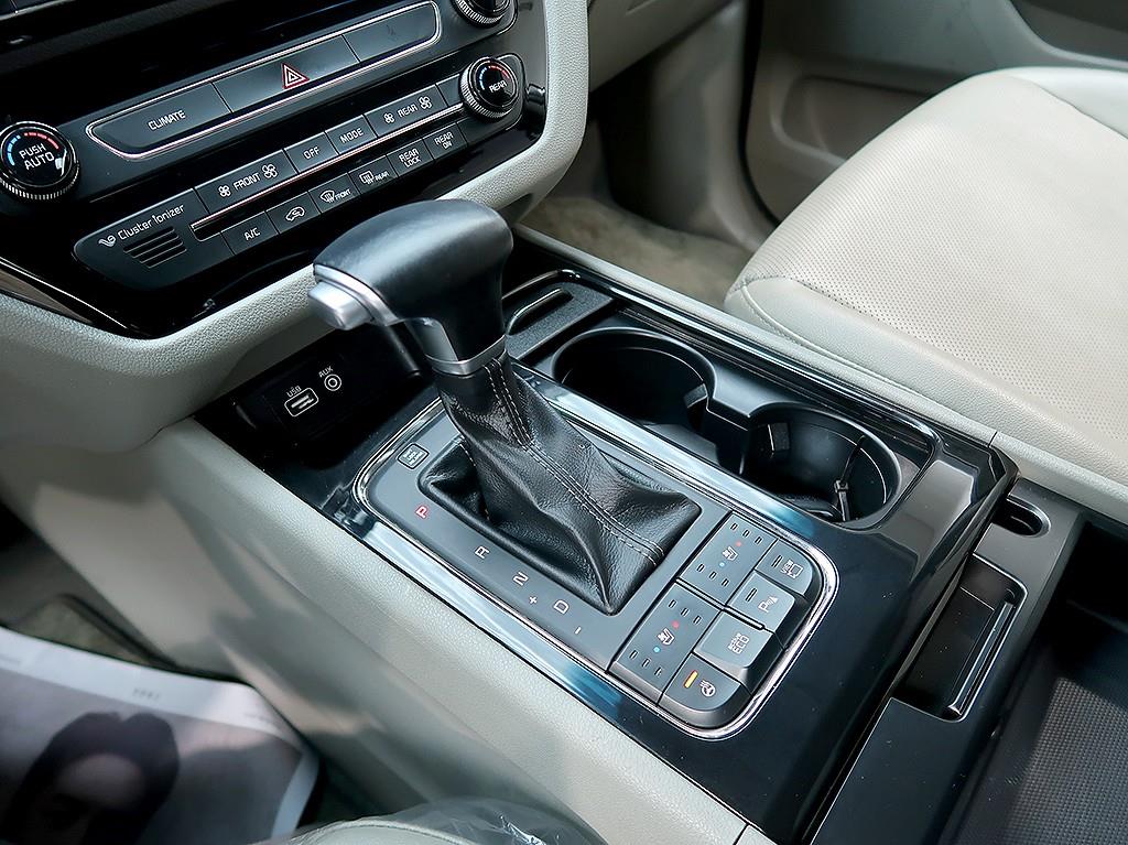 KIA Carnival 2018 Gris - Importación desde Corea - HF Imports Iquique - Foto 10