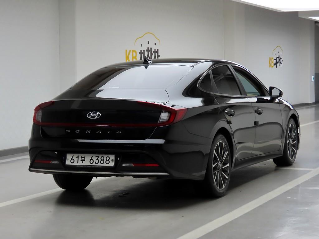 HYUNDAI Sonata - Vista 4