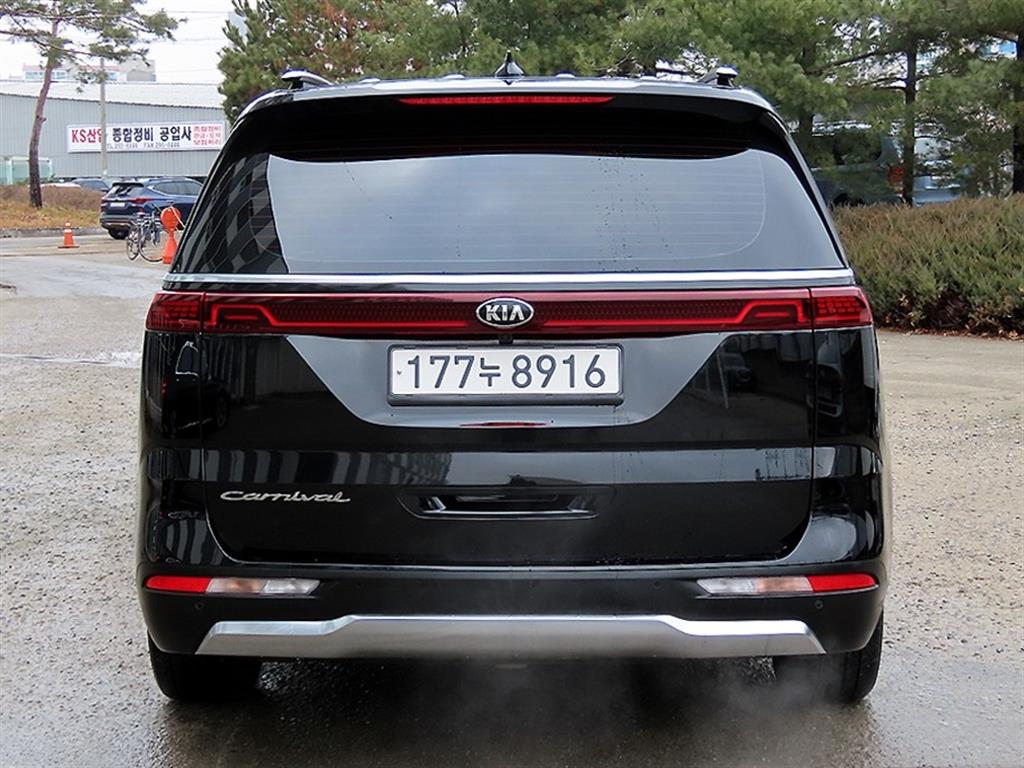KIA Carnival - Vista 4