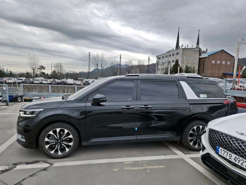 KIA Carnival - Vista 4