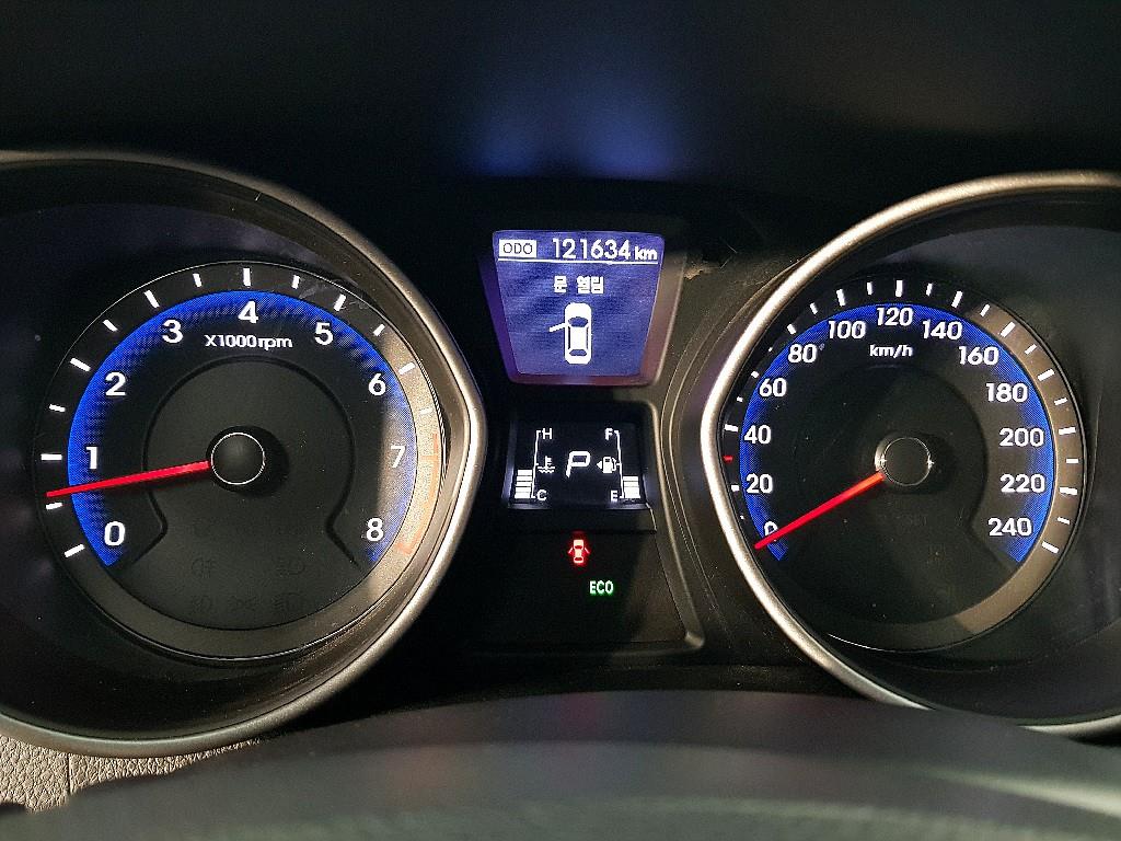 HYUNDAI i30 - Vista 10